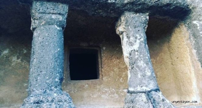 2000 Yıllık Kaya Mezarları İlgi Bekliyor